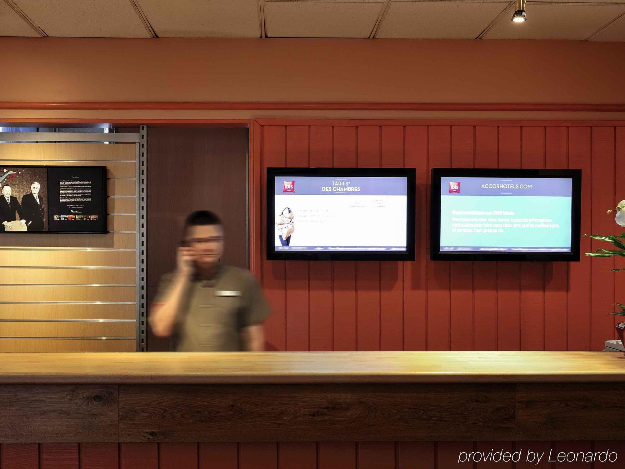 Ibis Sur Centre Les Ports Hotel 3*
