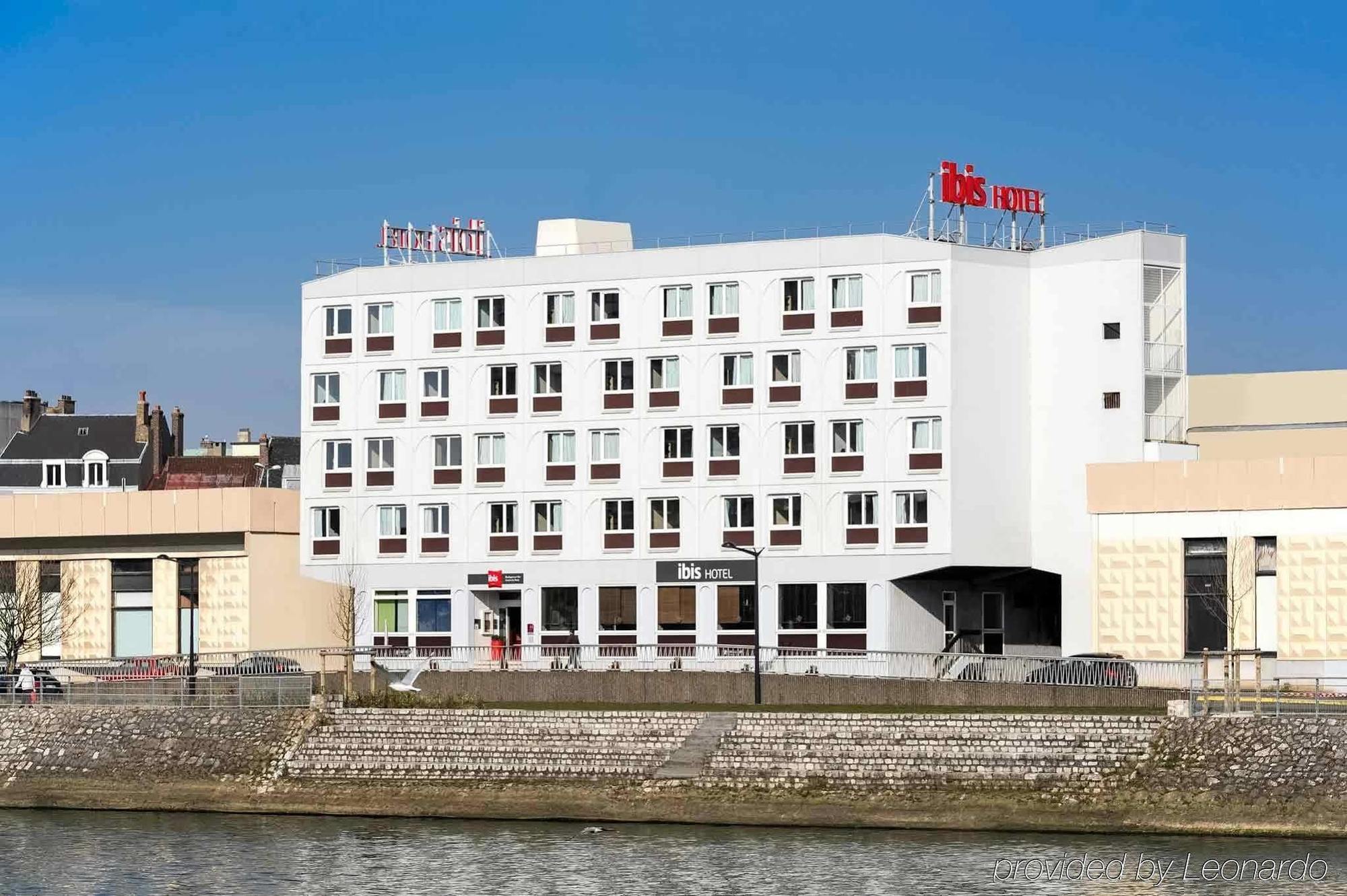 Ibis Sur Centre Les Ports Hotel